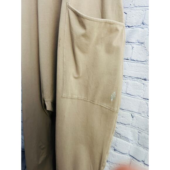 NEW Women’s Free People FP Movement Hot Shot Onesie, RARE color Khaki Tan Sz XS - Picture 6 of 7